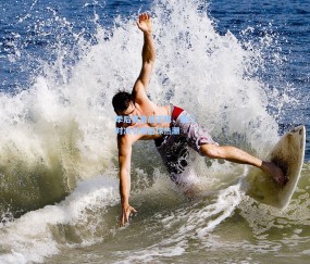 mk官网_季后赛激战正酣，豪门对决引爆篮球热潮